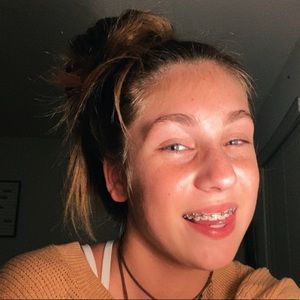 Meet your Posher, Kayley